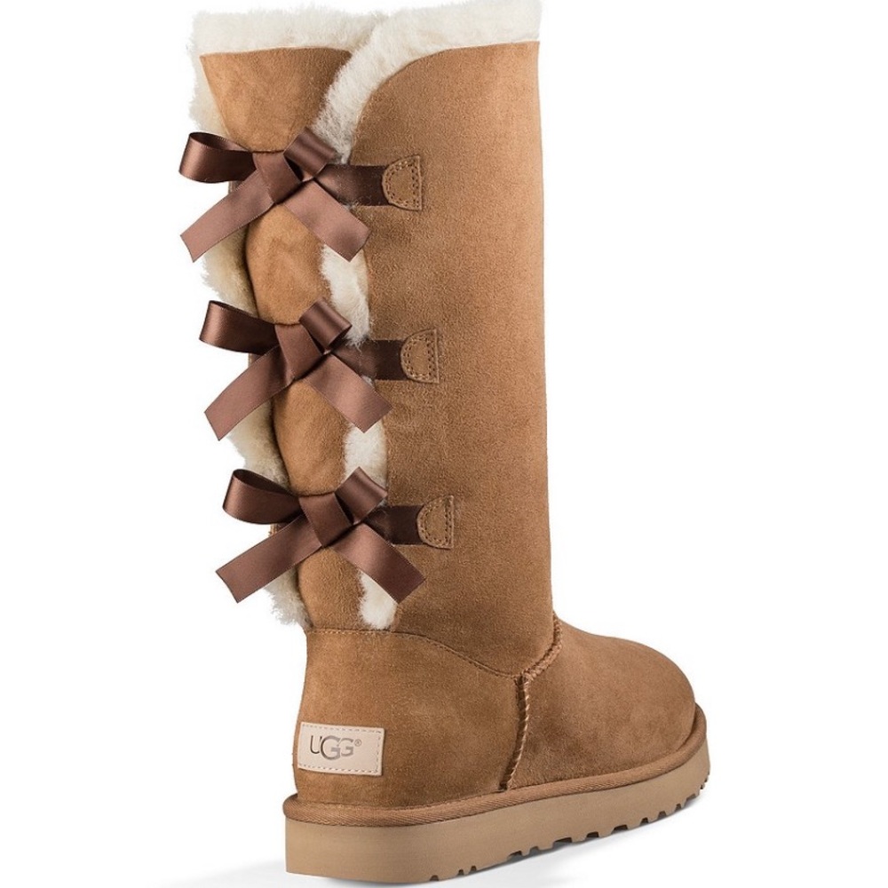 UGG bailey bow tall women’s 9